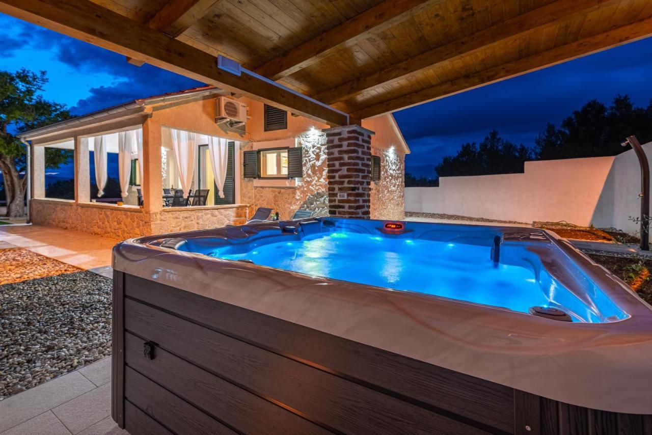 Holiday Home Figurica Novigrad  Εξωτερικό φωτογραφία
