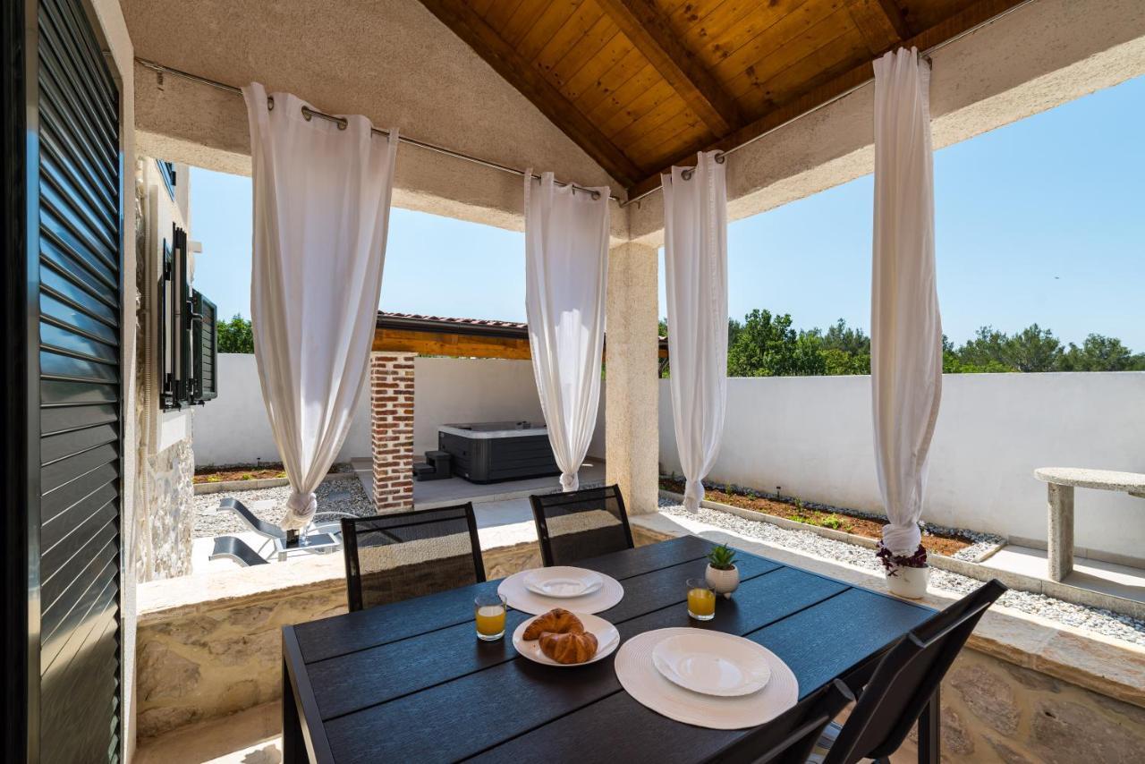 Holiday Home Figurica Novigrad  Εξωτερικό φωτογραφία